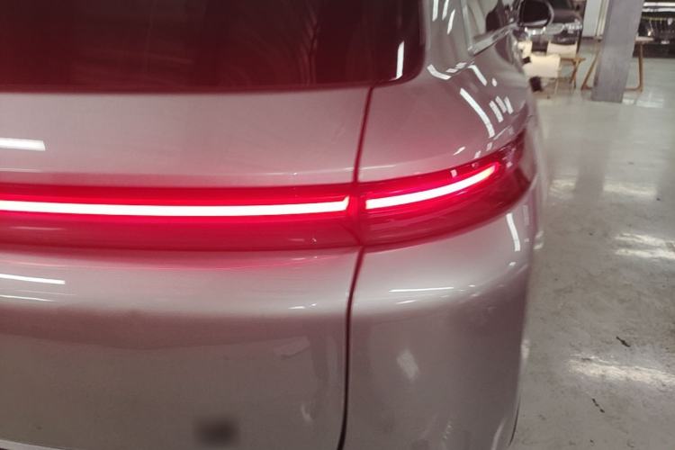 Used Li Auto L8 2023 Pro Model Exterior 3