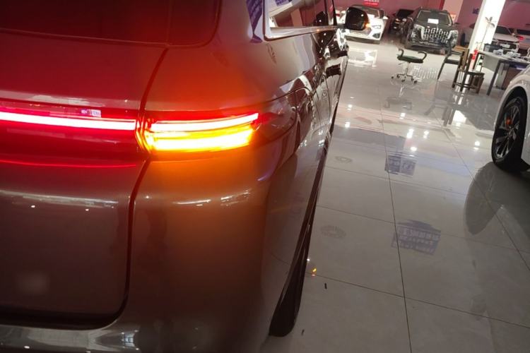 Used Li Auto L8 2023 Pro Model Exterior 3