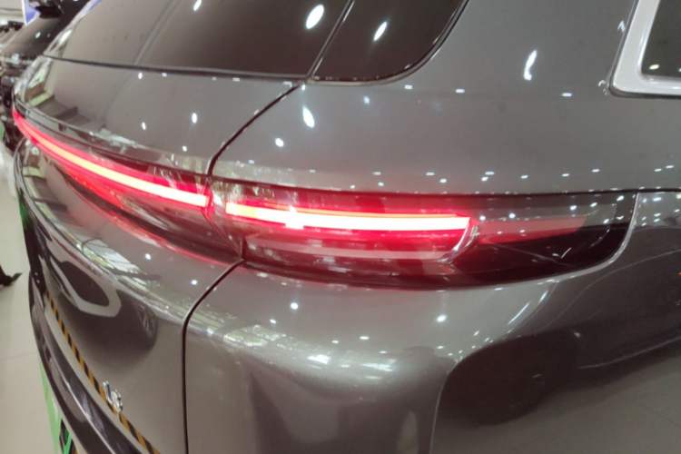 Used Li Auto L8 2023 Pro Model Exterior 3