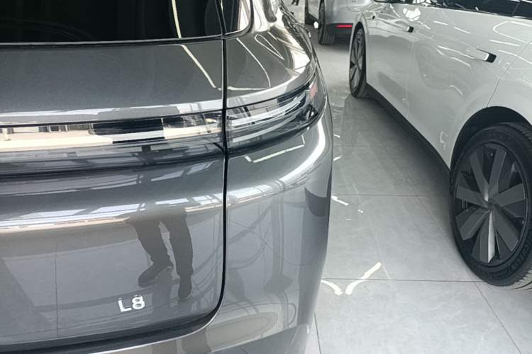 Used Li Auto L8 2023 Pro Model Exterior 3