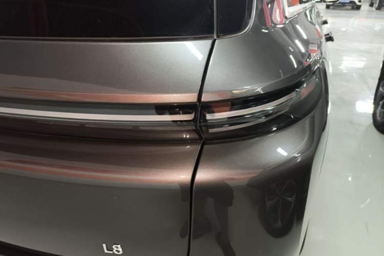 Used Li Auto L8 2023 Pro Model Exterior 3