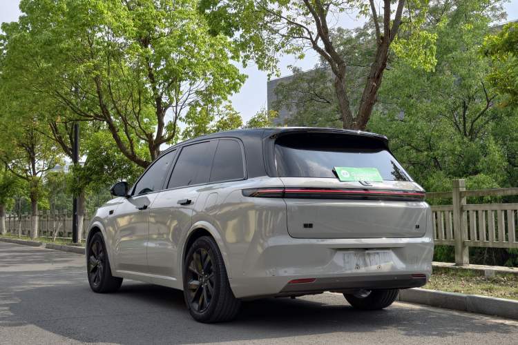 Used Li Auto L8 2023 Pro Model Exterior 4
