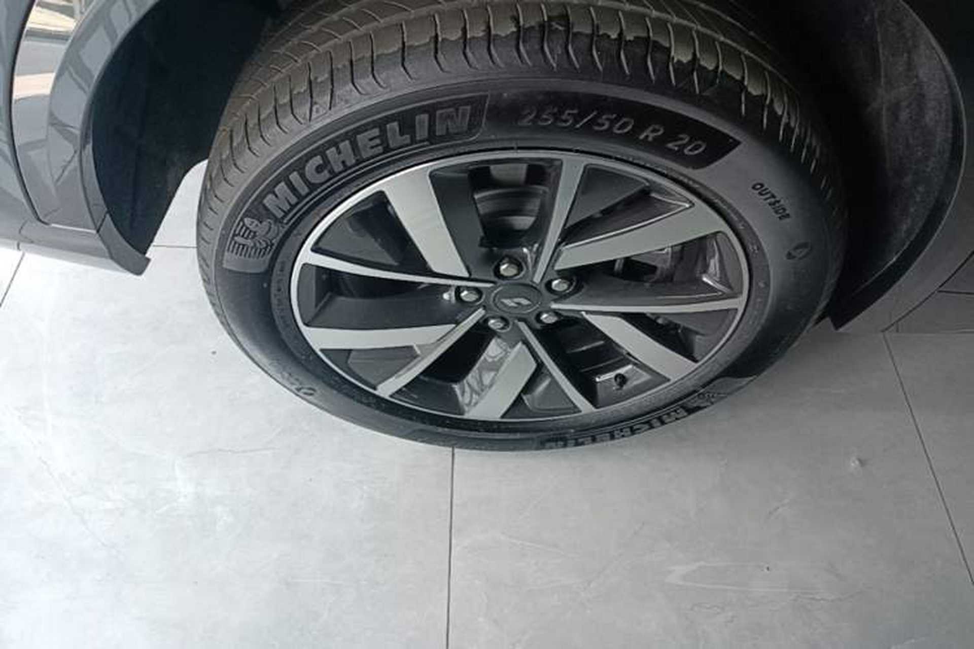 Used Li Auto L8 2023 Pro Model Exterior 5