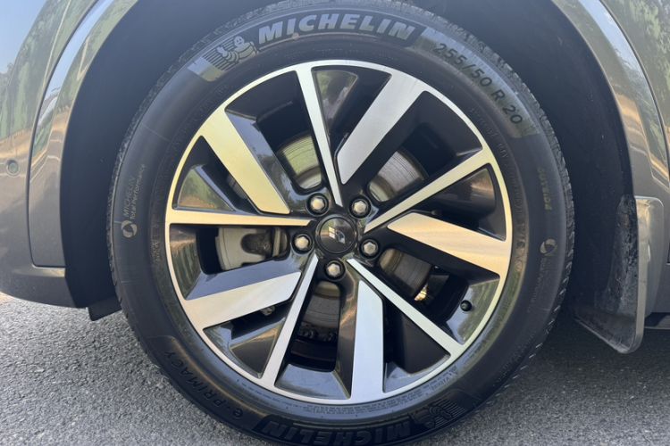 Used Li Auto L8 2023 Air model Exterior 5