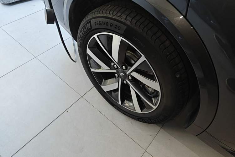 Used Li Auto L8 2023 Pro Model Exterior 5