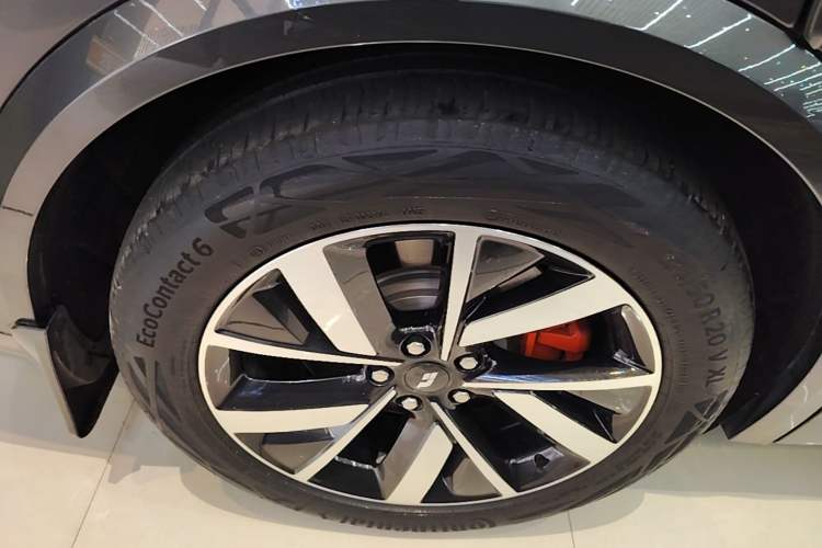Used Li Auto L8 2023 Pro Model Exterior 5