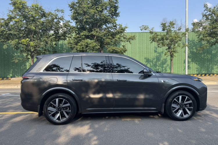 Used Li Auto L8 2023 Air model Exterior 6