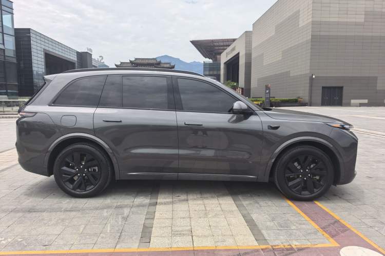 Used Li Auto L8 2023 Pro Model Exterior 6