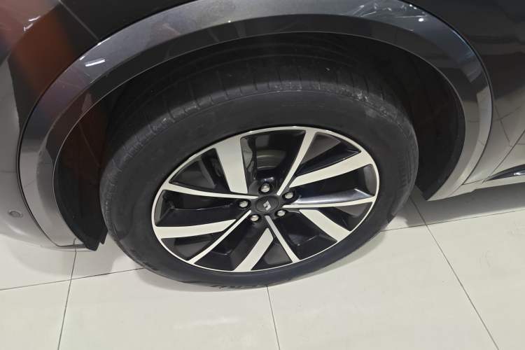 Used Li Auto L8 2023 Air model Exterior 7