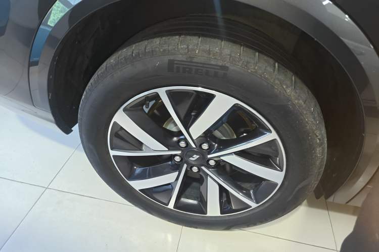 Used Li Auto L8 2023 Air model Exterior 8