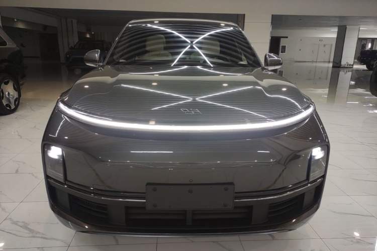 Used Li Auto L8 2023 Pro Model Front