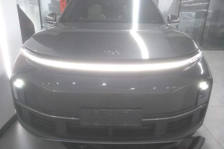 Used Li Auto L8 2023 Pro Model Front