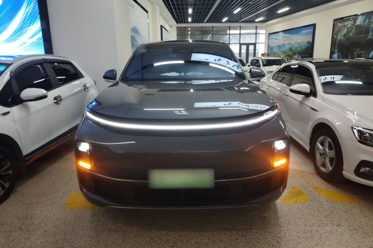 Used Li Auto L8 2023 Pro Model Front