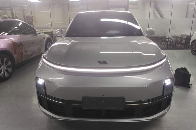 Used Li Auto L8 2023 Pro Model Front