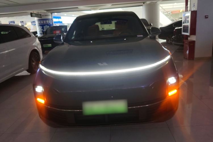 Used Li Auto L8 2023 Pro Model Front