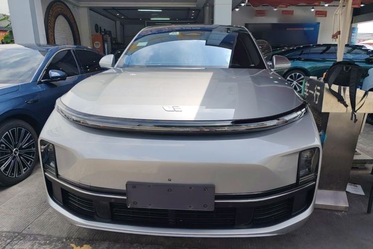 Used Li Auto L8 2023 Pro Model Front