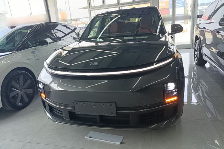 Used Li Auto L8 2023 Pro Model Front