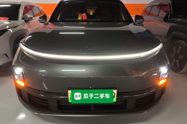 Used Li Auto L8 2023 Pro Model Front