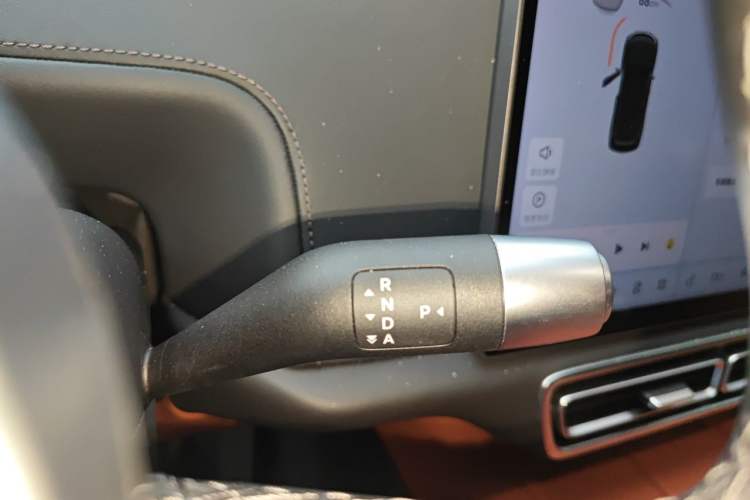 Used Li Auto L8 2023 Pro Model Gear Lever