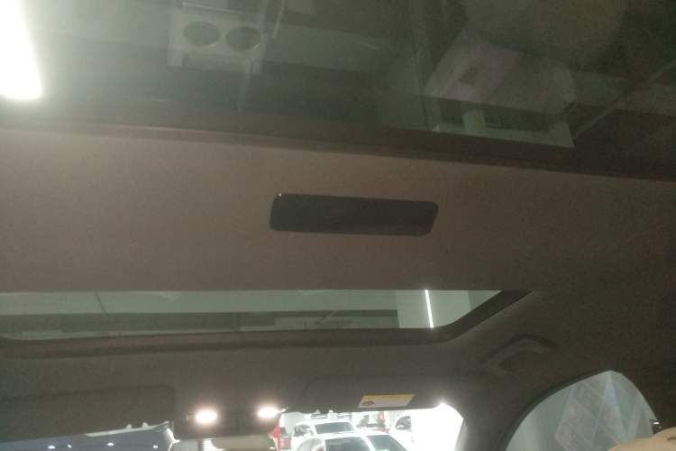 Used Li Auto L8 2023 Pro Model Headliner