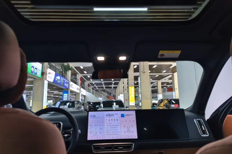 Used Li Auto L8 2023 Max model Headliner