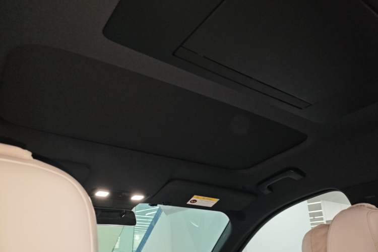 Used Li Auto L8 2023 Max model Headliner