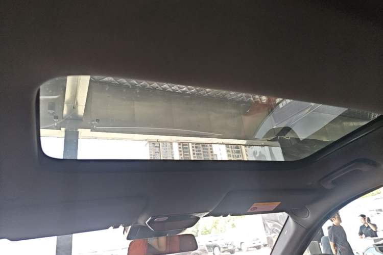 Used Li Auto L8 2023 Pro Model Headliner