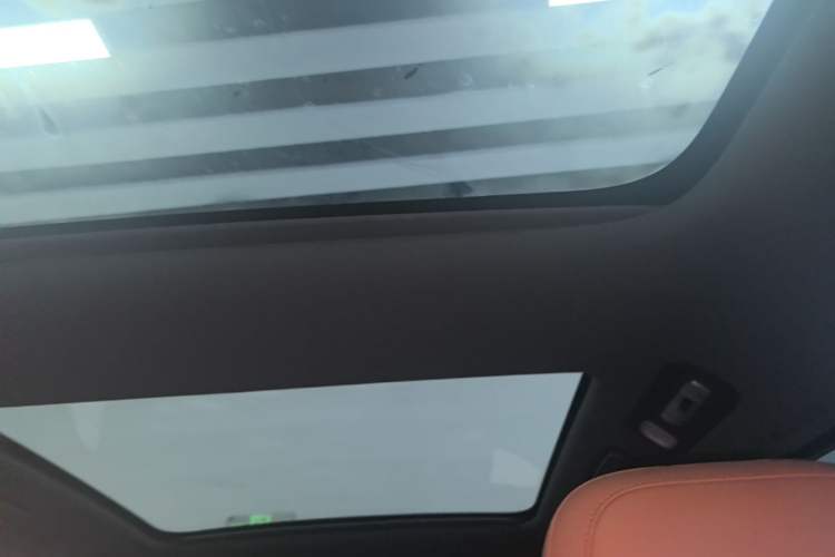 Used Li Auto L8 2023 Pro Model Headliner