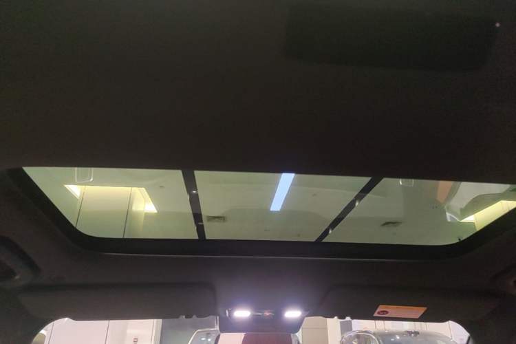 Used Li Auto L8 2023 Pro Model Headliner