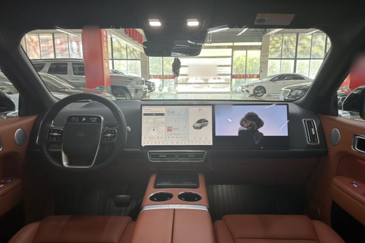 Used Li Auto L8 2023 Max model Interior 1