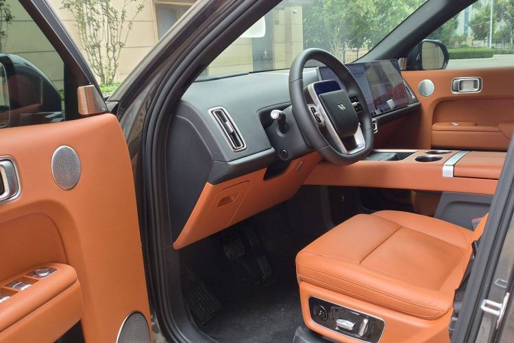 Used Li Auto L8 2023 Pro Model Interior 1