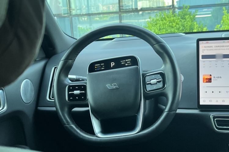 Used Li Auto L8 2023 Max model Interior 2