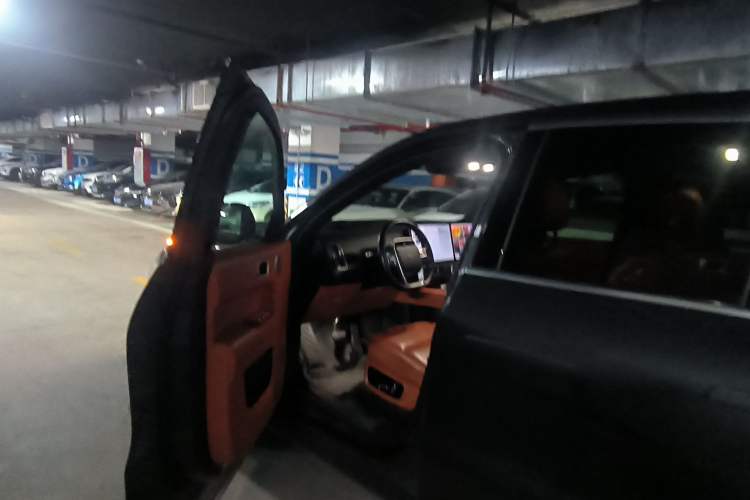 Used Li Auto L8 2023 Pro Model Interior 2
