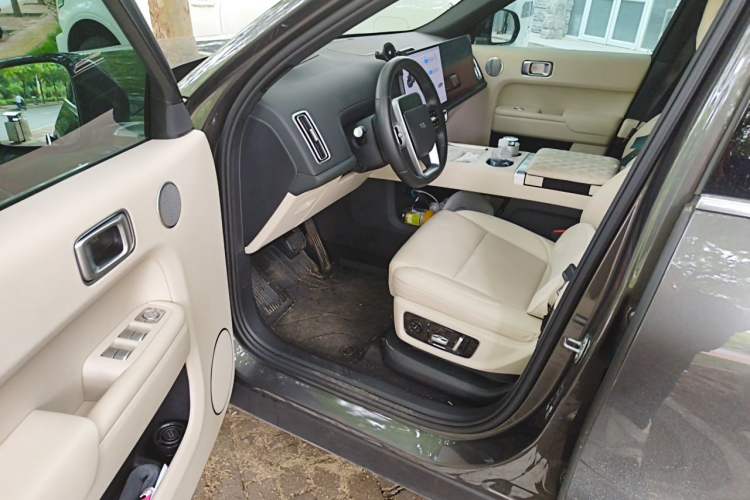 Used Li Auto L8 2023 Max model Interior 3