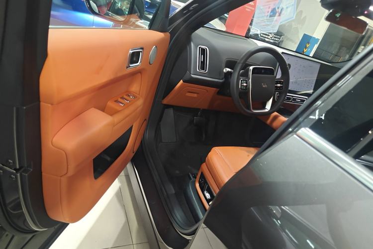 Used Li Auto L8 2023 Air model Interior 3