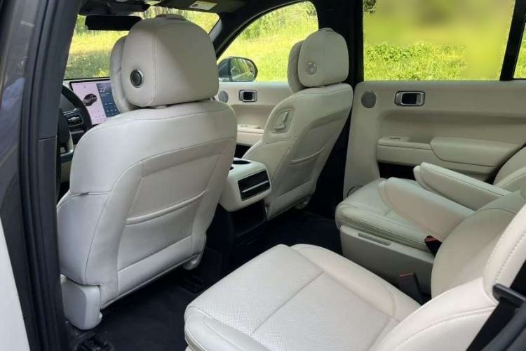 Used Li Auto L8 2023 Air model Interior 3