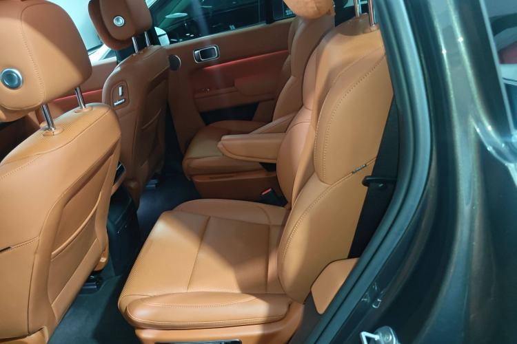 Used Li Auto L8 2023 Air model Interior 4