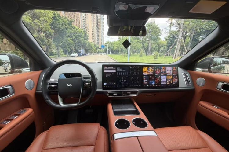 Used Li Auto L8 2023 Max model Interior 4