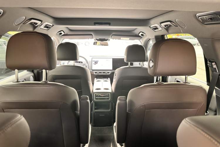 Used Li Auto L8 2023 Air model Interior 4