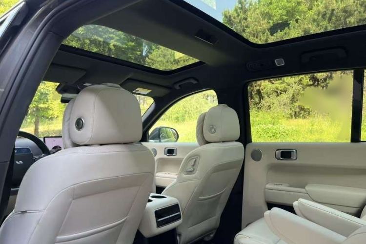 Used Li Auto L8 2023 Air model Interior 4