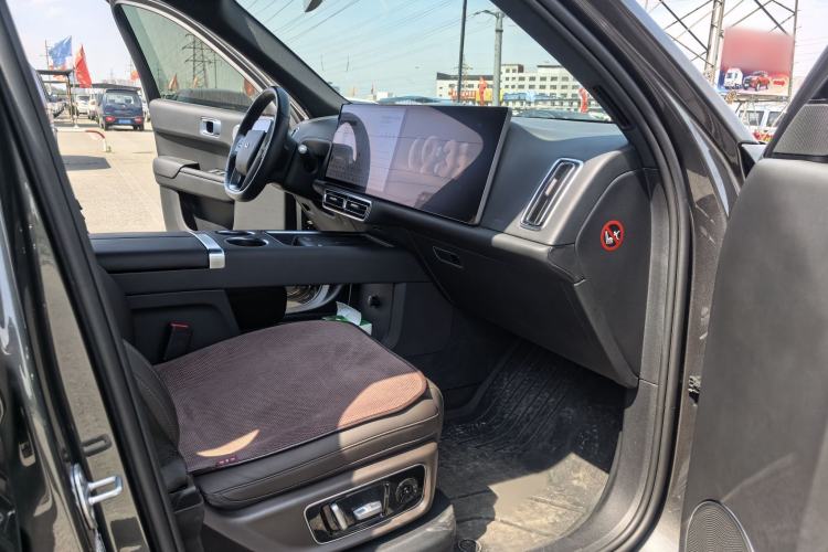 Used Li Auto L8 2023 Pro Model Interior 7