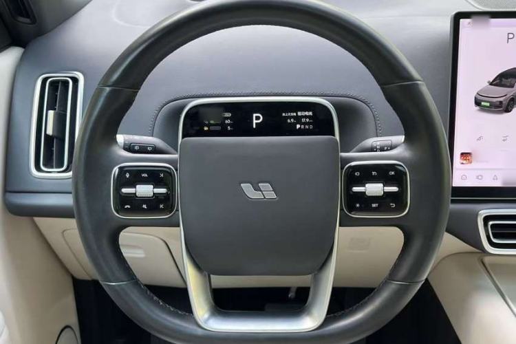Used Li Auto L8 2023 Air model Interior 7