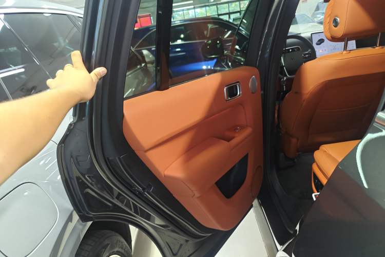 Used Li Auto L8 2023 Air model Interior 8