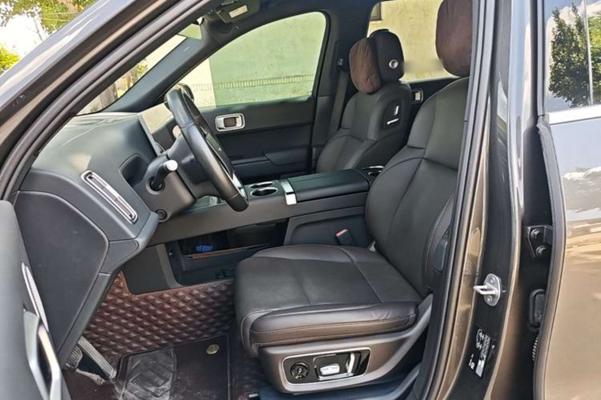 Used Li Auto L8 2023 Pro Model Left Front Seat