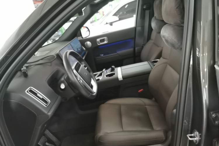 Used Li Auto L8 2023 Pro Model Left Front Seat