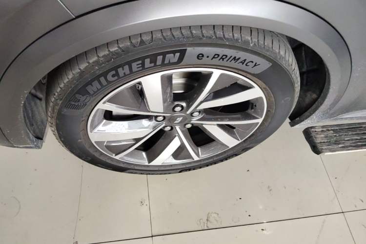 Used Li Auto L8 2023 Pro Model Left Front Wheel Hub