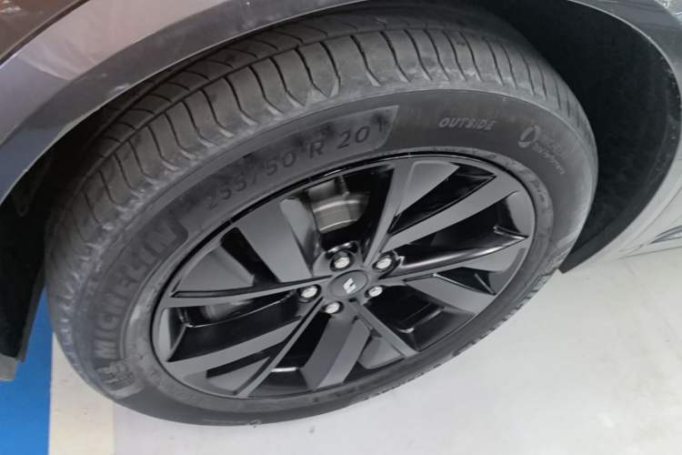 Used Li Auto L8 2023 Max model Left Front Wheel Hub