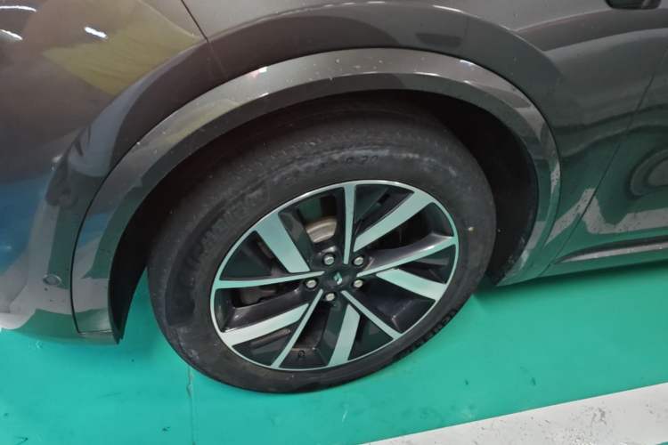 Used Li Auto L8 2023 Pro Model Left Front Wheel Hub