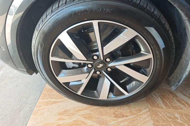 Used Li Auto L8 2023 Pro Model Left Front Wheel Hub