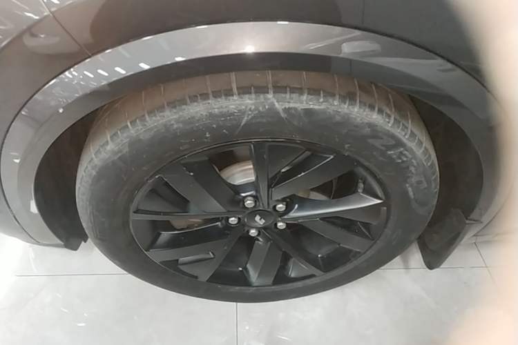 Used Li Auto L8 2023 Pro Model Left Front Wheel Hub